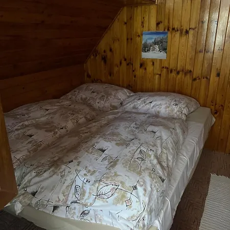 Vera * Κάρλοβι Βάρι